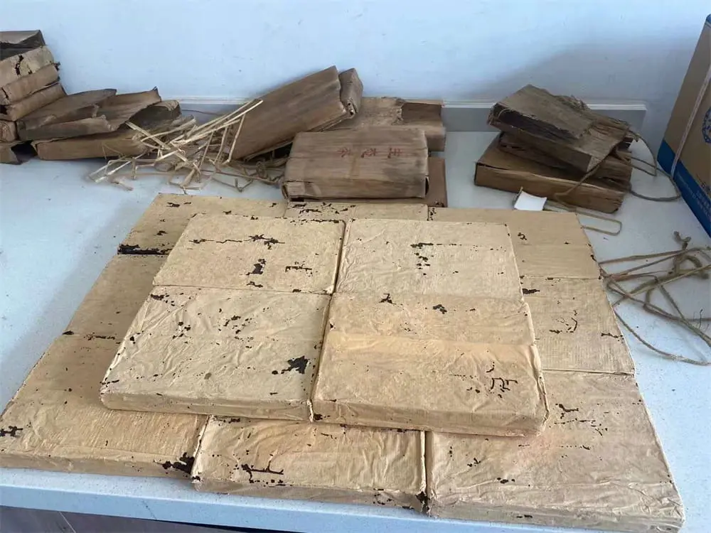 北京回收中茶普洱茶2004年生茶熟茶